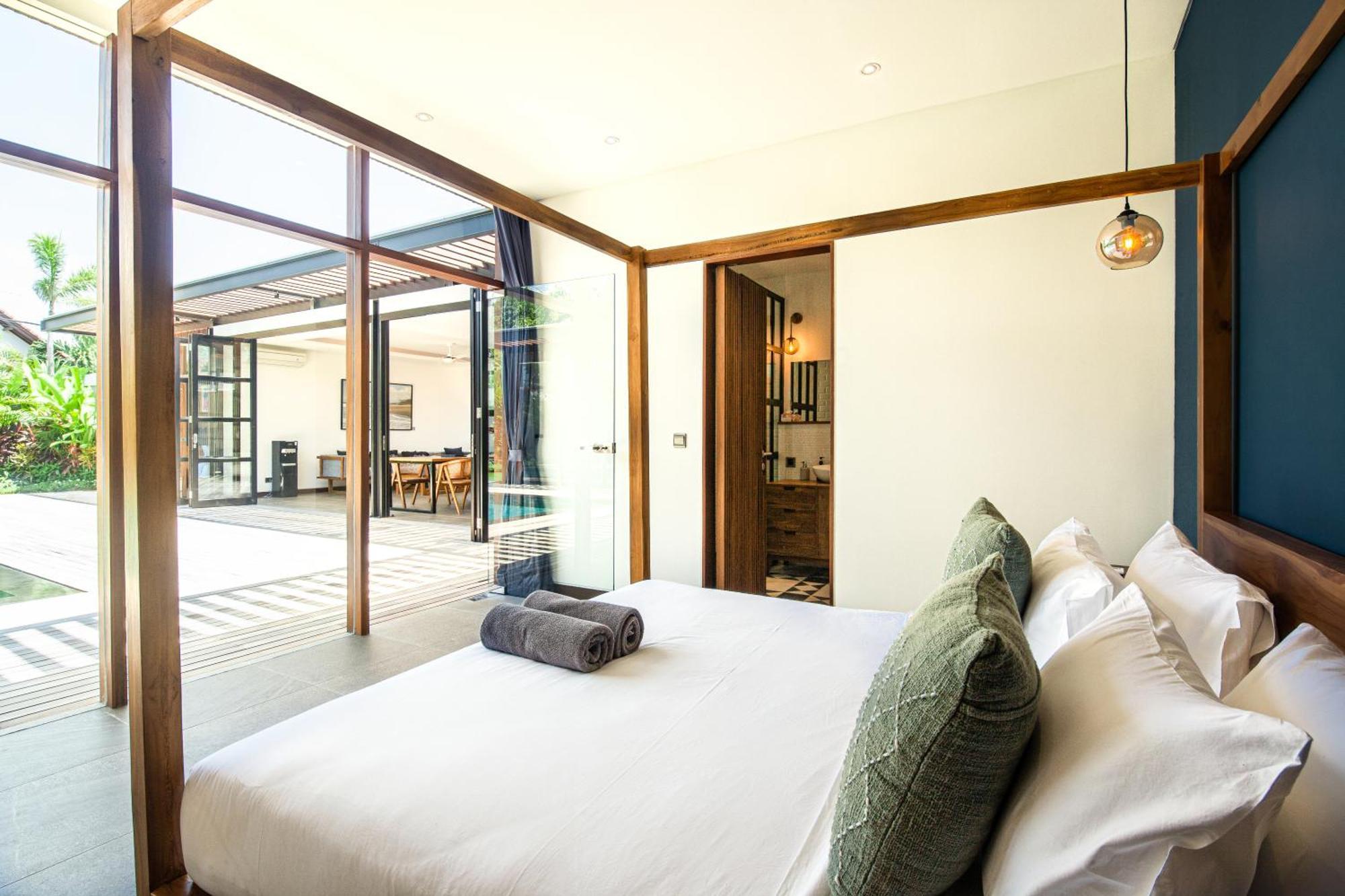 Brand New 5 Bedroom Villa Enclosed Living Room Canggu Exterior foto